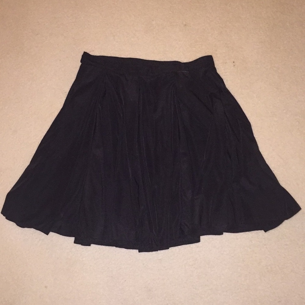 Black Abercrombie and Fitch flow skirt